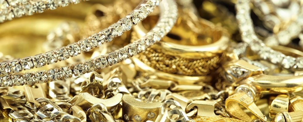 selecting-gold-jewelry